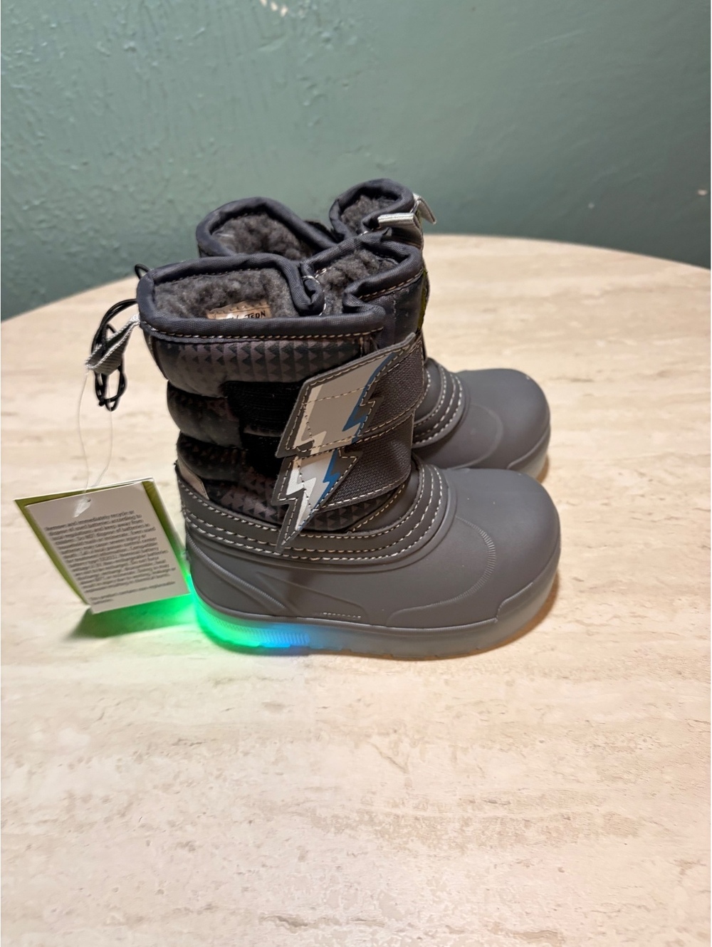 Size 6C Western Chief Boys' Denali Lighted Faux Fur Winter Boots - Grey, Size 6
